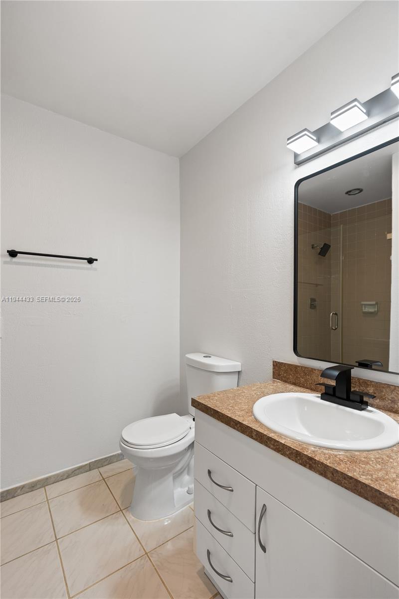 WESTVIEW CONDOMINIUM NO E - Residential