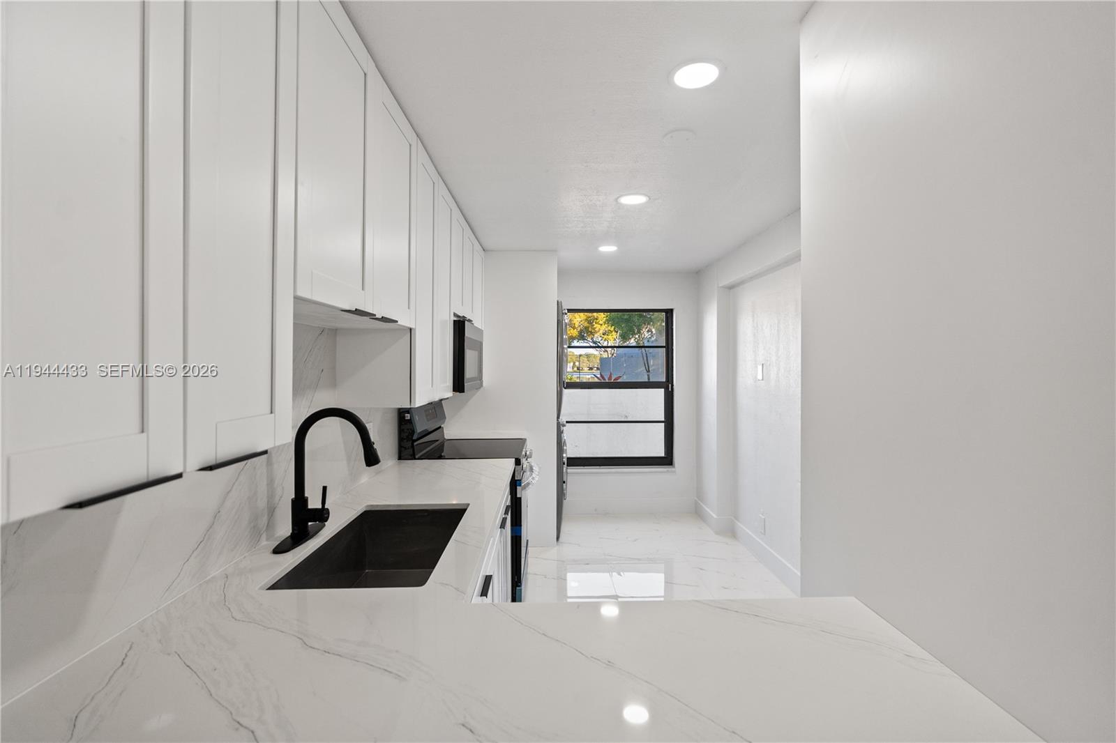 WESTVIEW CONDOMINIUM NO E - Residential