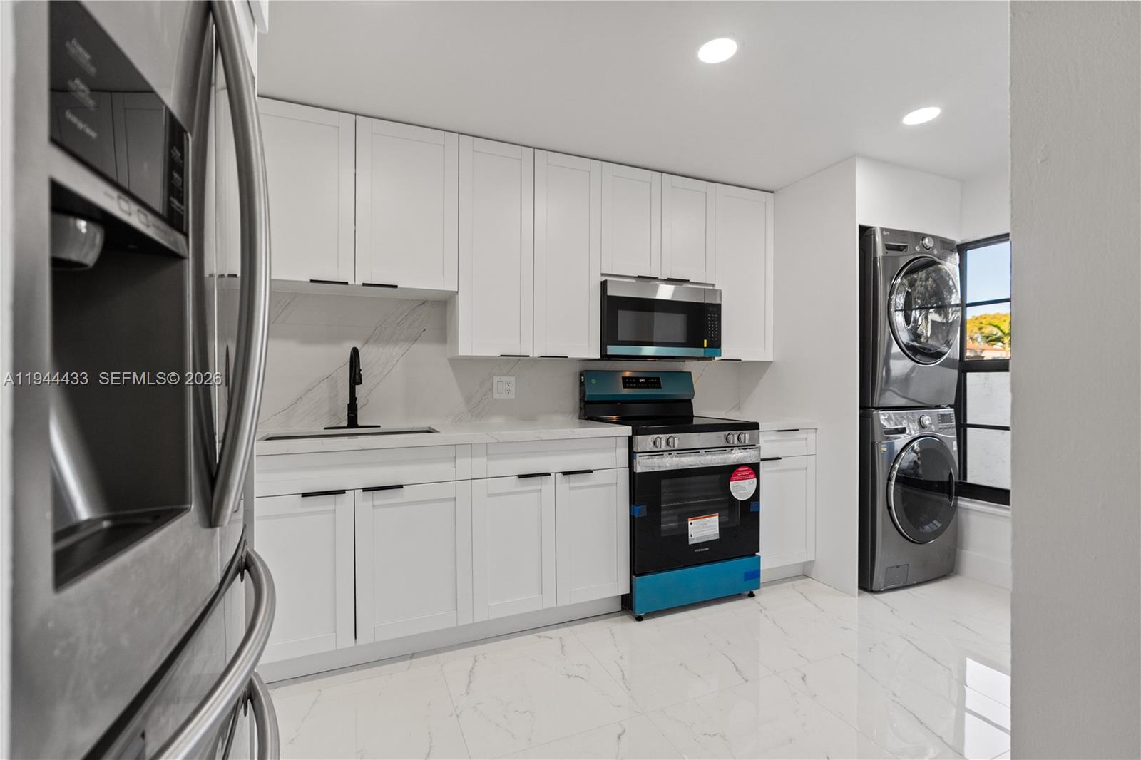 WESTVIEW CONDOMINIUM NO E - Residential