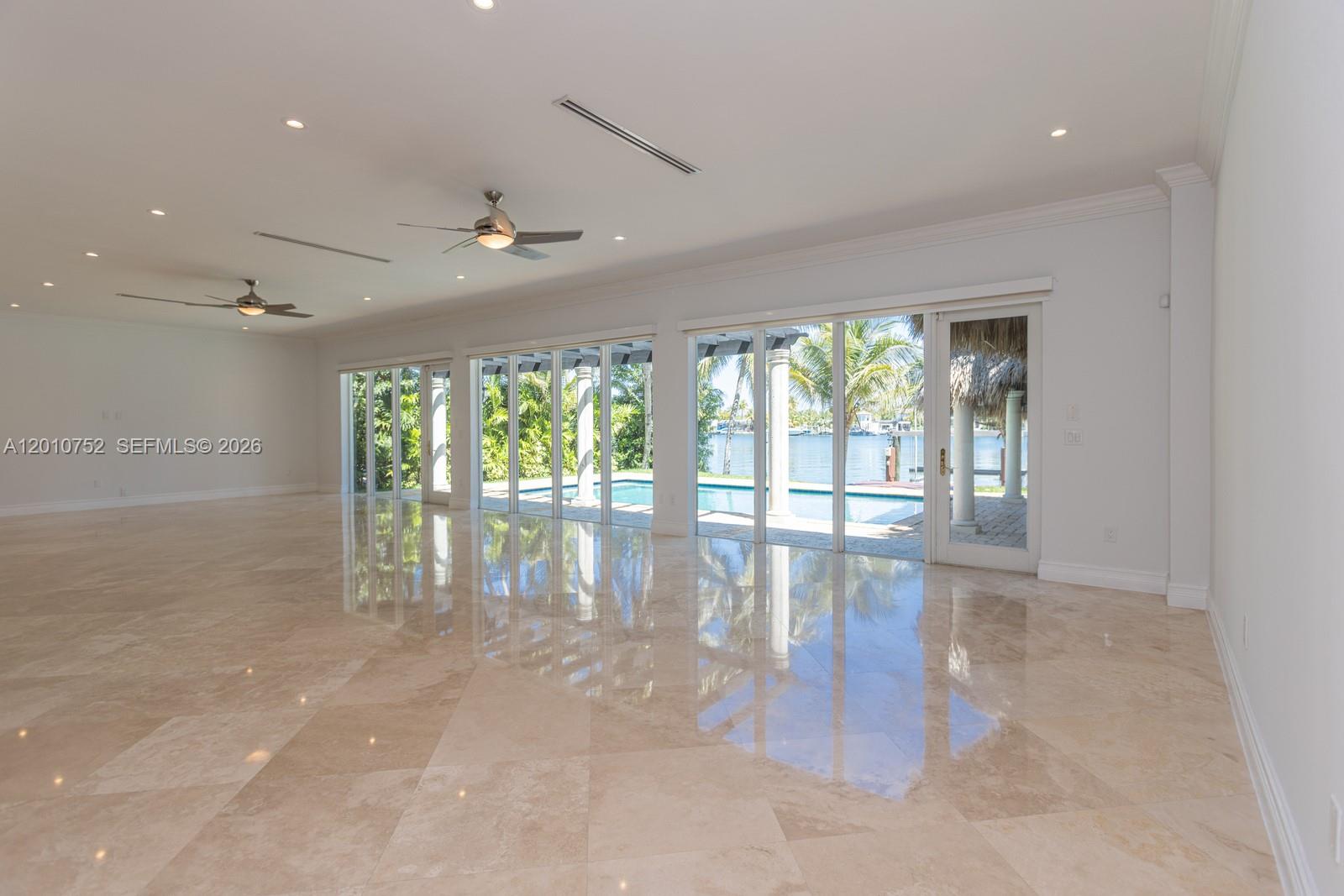 425 N Shore Dr