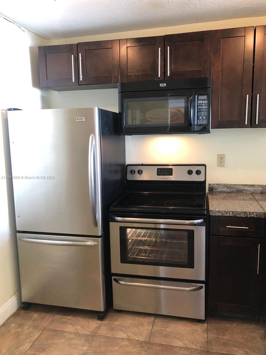 492 Nw 165th St Rd C514, Miami, Broward County, Florida - 1 Bedrooms  
1 Bathrooms - 