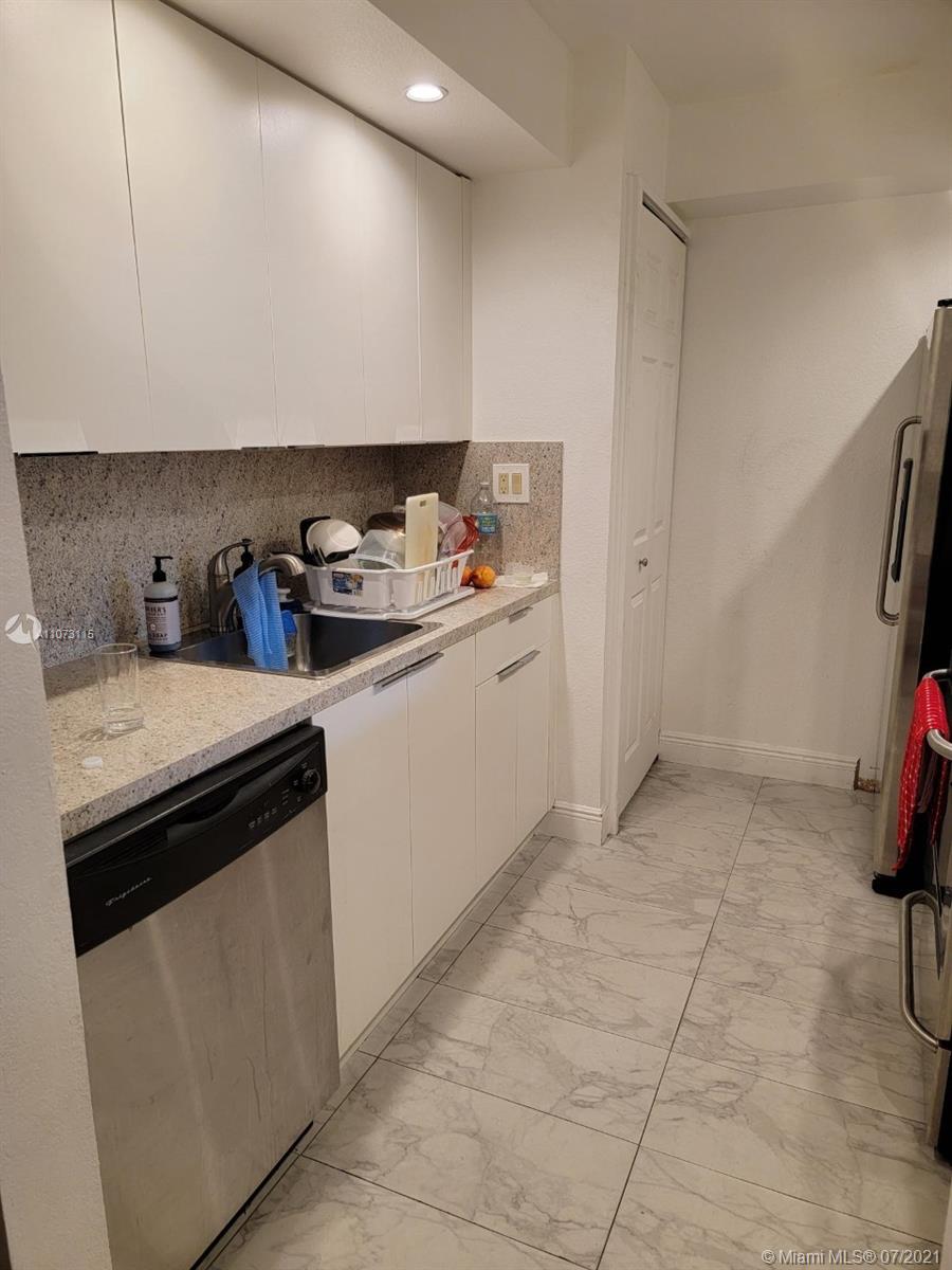 RACQUET CLUB 8 AT BONAVEN - Residential Lease