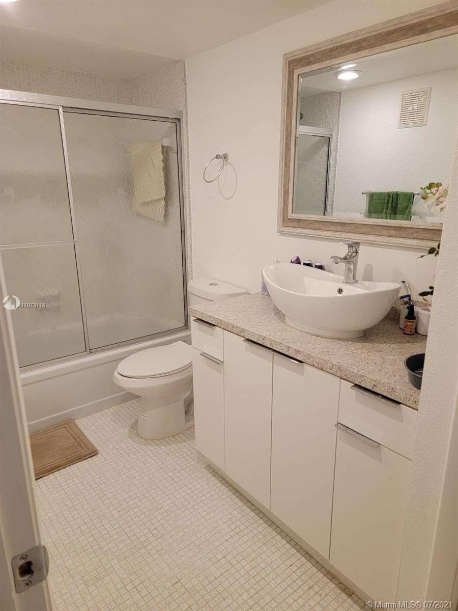 RACQUET CLUB 8 AT BONAVEN - Residential Lease