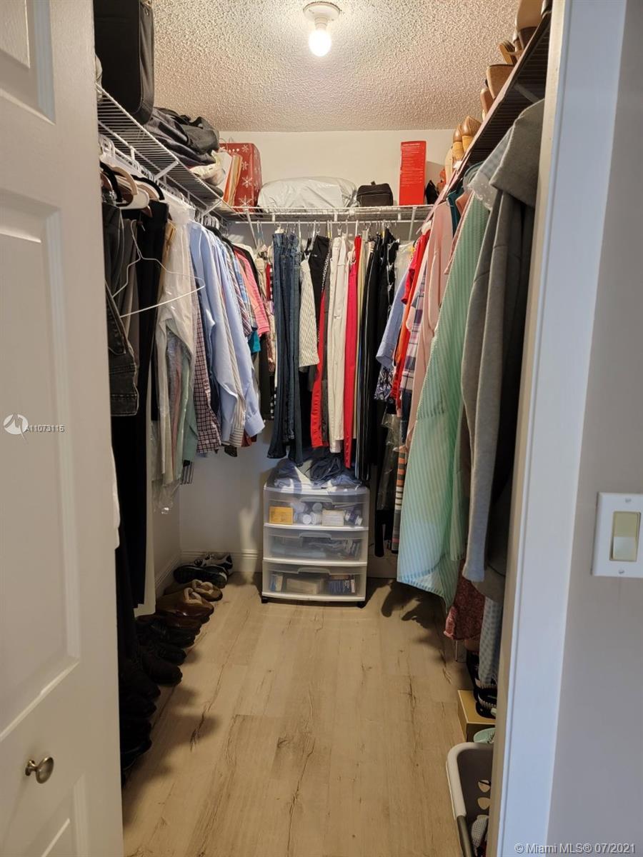 RACQUET CLUB 8 AT BONAVEN - Residential Lease