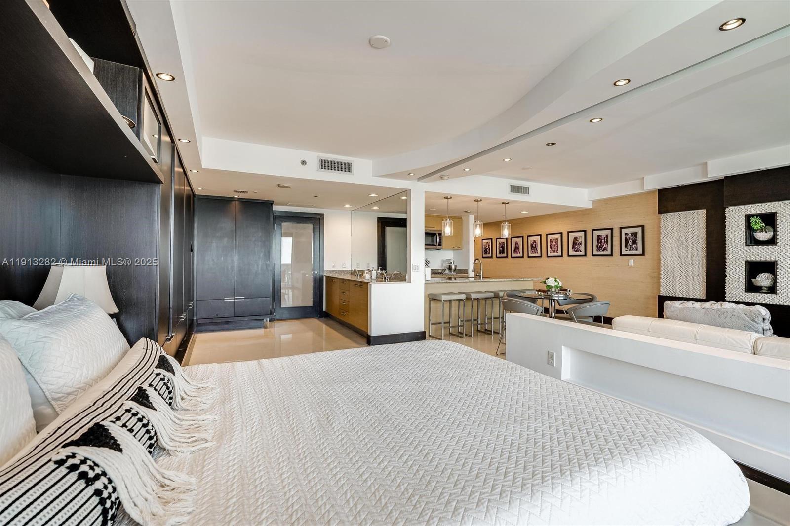 BEACH CLUB THREE CONDO - Residential Lease