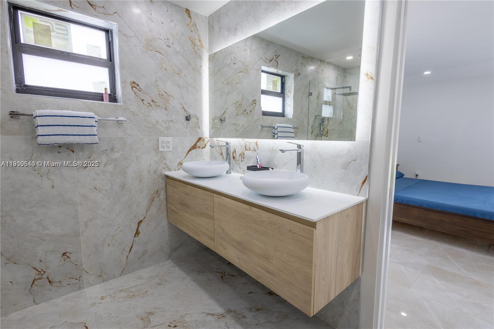 AMEND PLAT OF REDAVO ESTA - Residential Lease