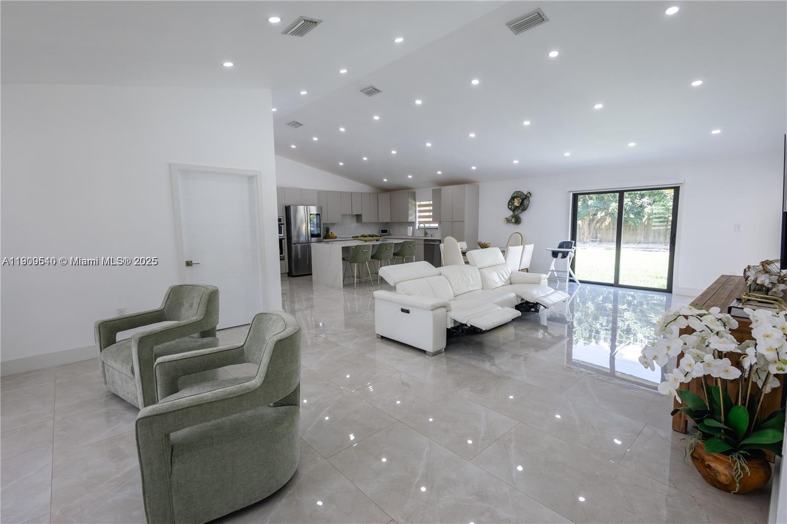 AMEND PLAT OF REDAVO ESTA - Residential Lease