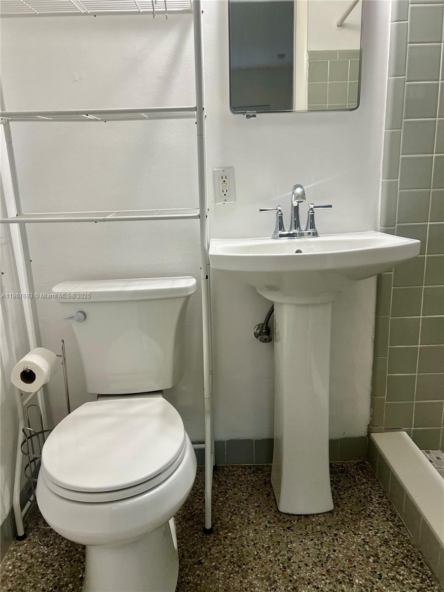 COLEE HAMMOCK - Residential Lease