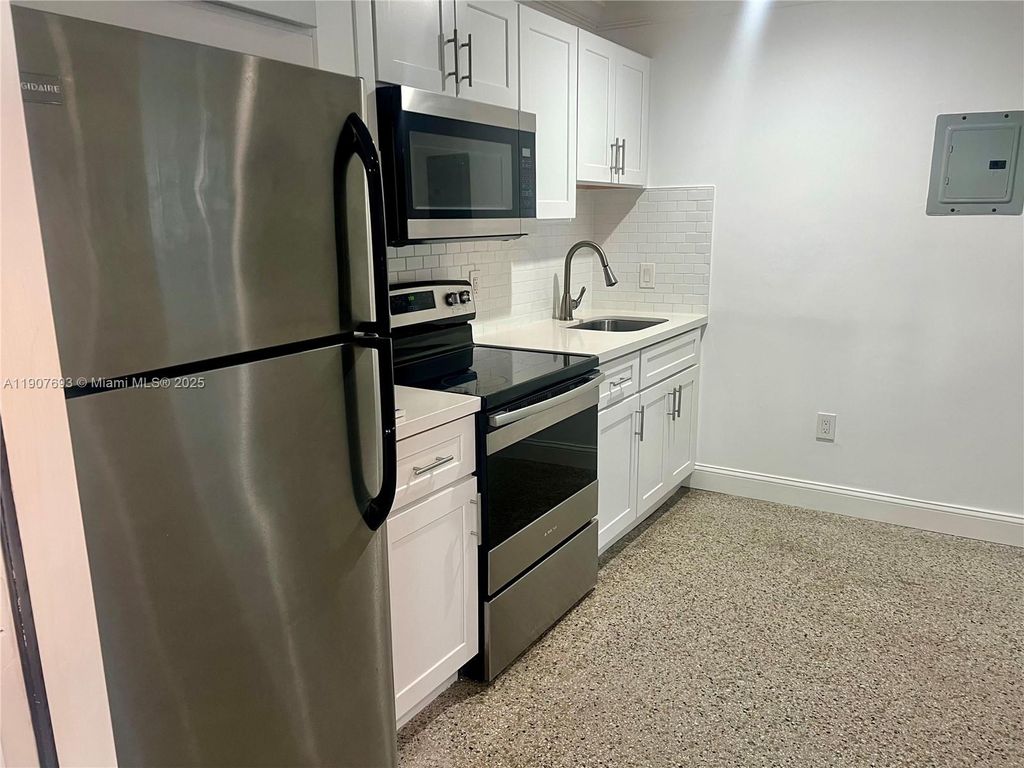 Photo of 1405 SE 2nd St #A, Fort Lauderdale, FL 33301 (MLS # A11907693)