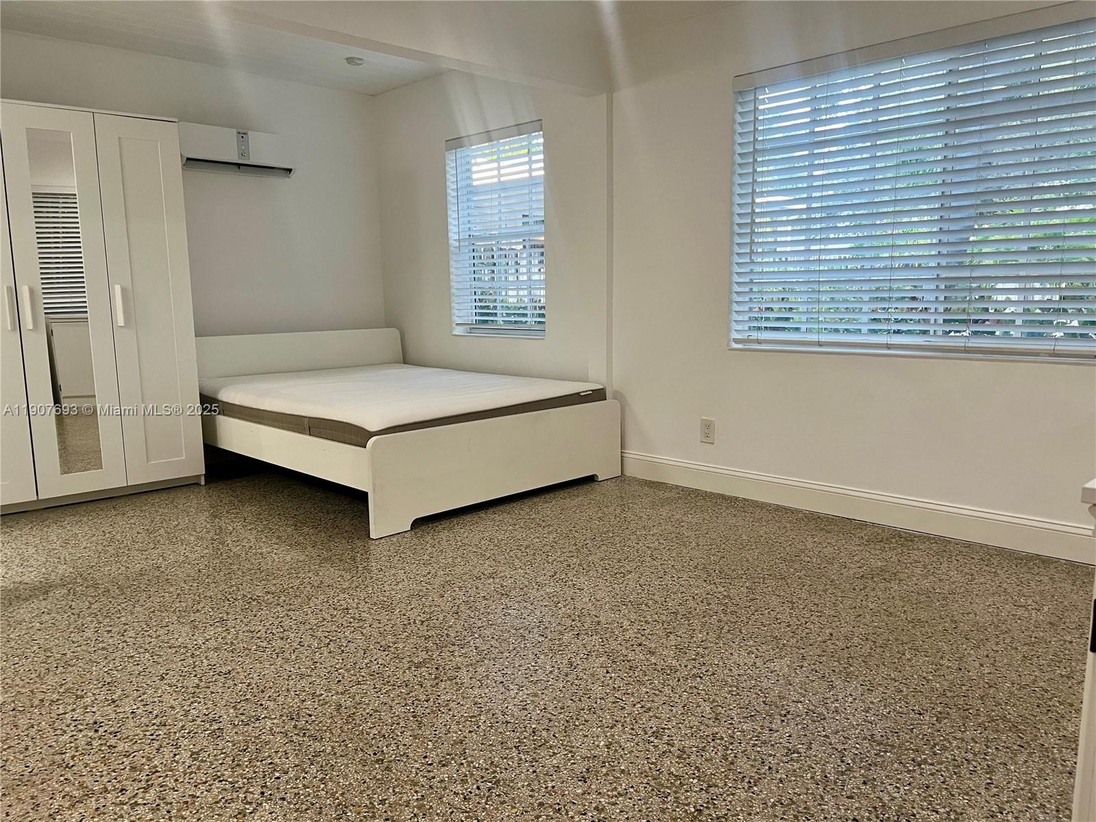 COLEE HAMMOCK - Residential Lease