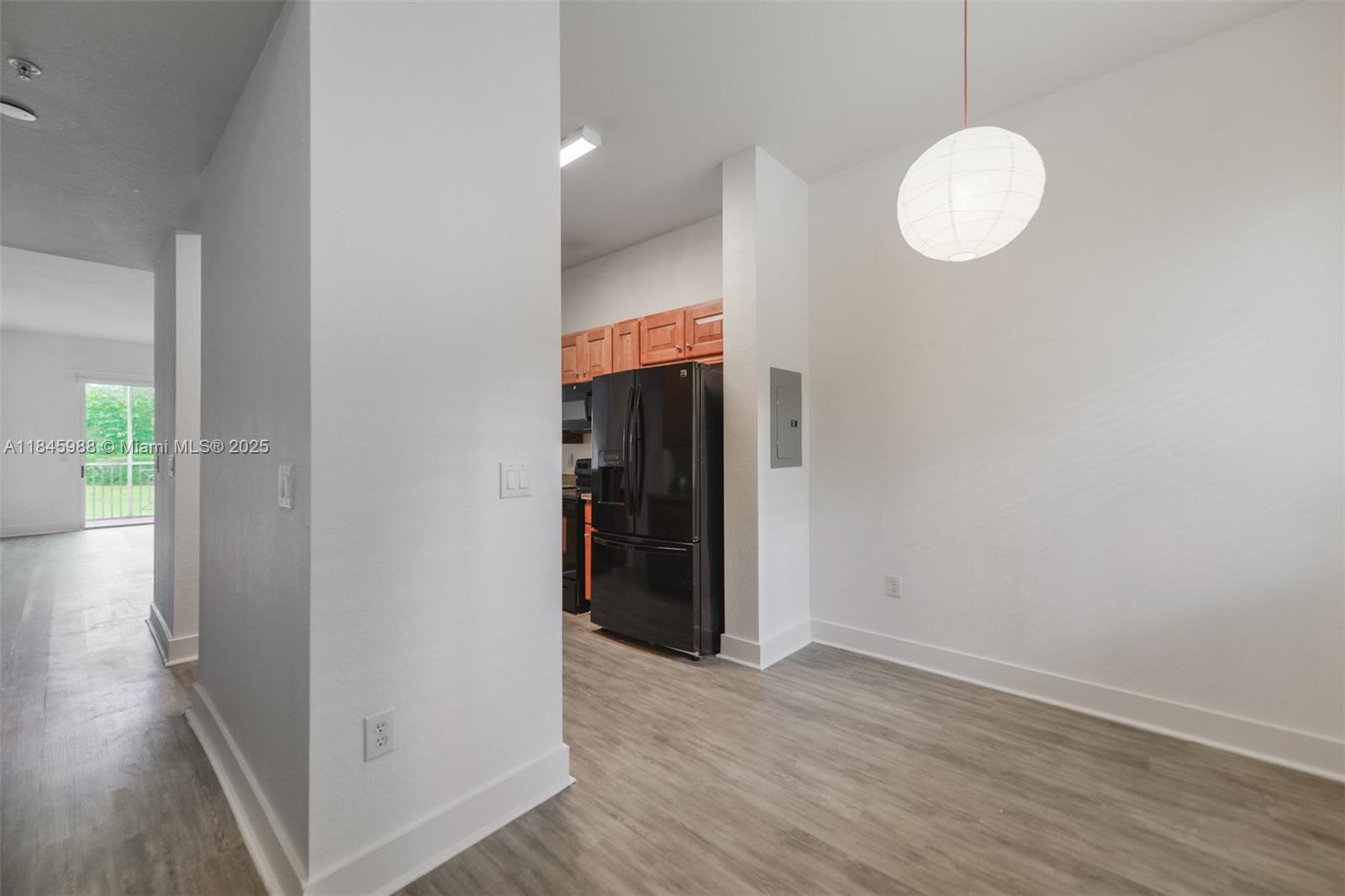AMAZING LIVING OPPORTUNITY, BEAUTIFUL GARDEN VIEW, HIGH CEILING, THIS 2/2 APARTMENT IS LOCATED IN GROUND FLOOR WITH PRIVATE​​‌​​​​‌​‌​​​‌‌​​​‌‌‌​​‌​​‌‌​​​​ FENCE.