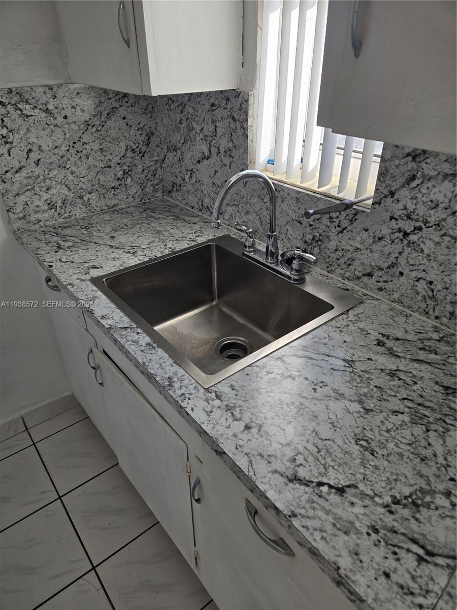 HOLLYWOOD SOUTH SIDE ADD - Residential Lease