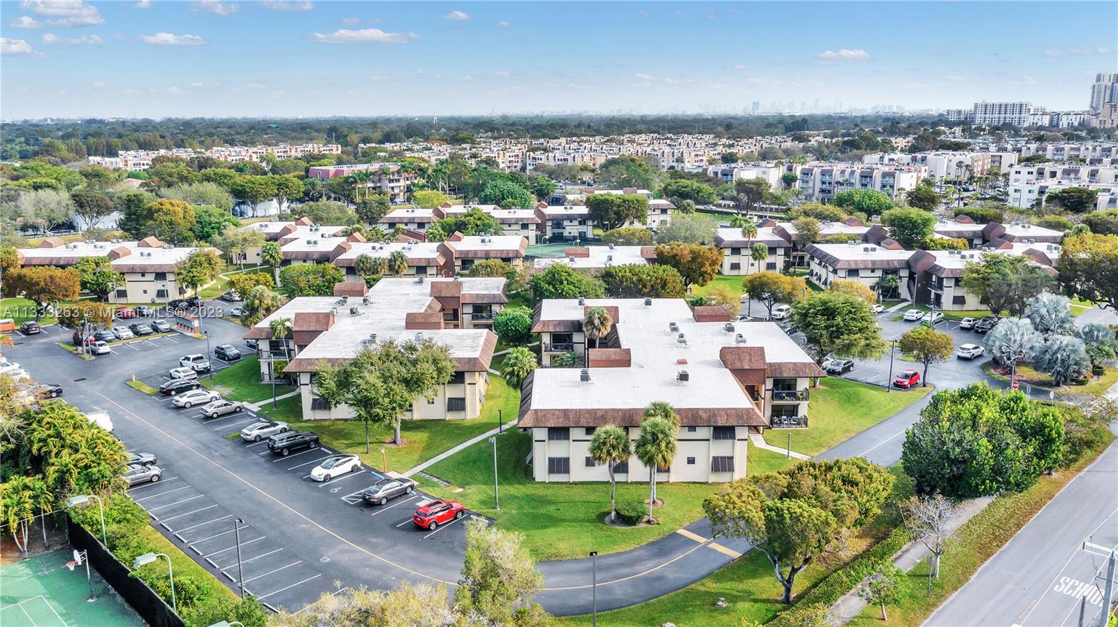 KINGS CREEK WEST CONDO - Residential