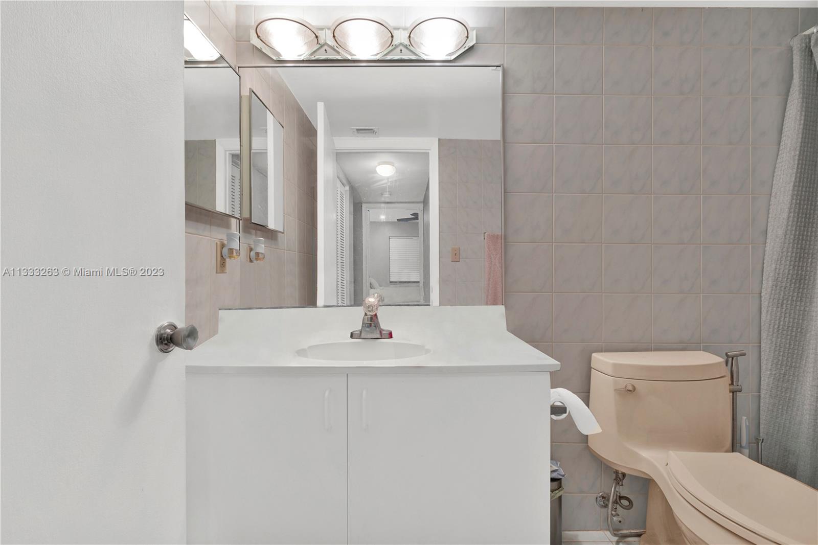 KINGS CREEK WEST CONDO - Residential
