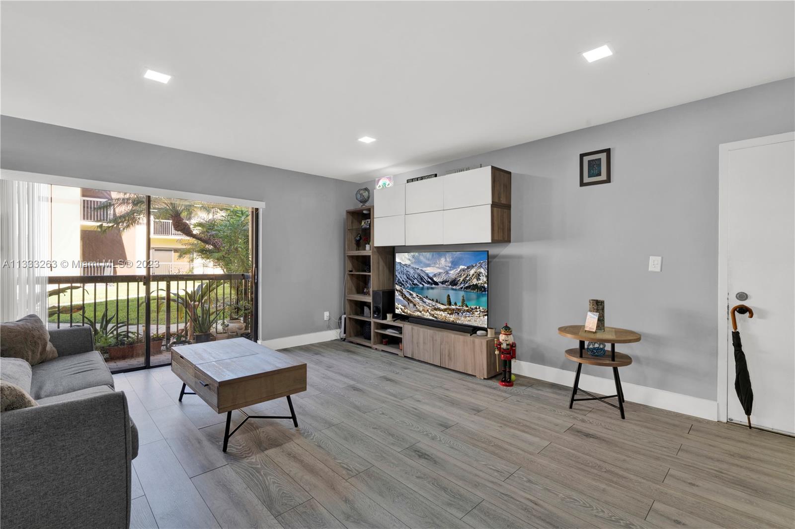 KINGS CREEK WEST CONDO - Residential