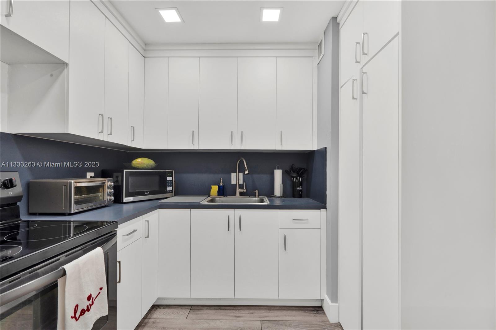 KINGS CREEK WEST CONDO - Residential