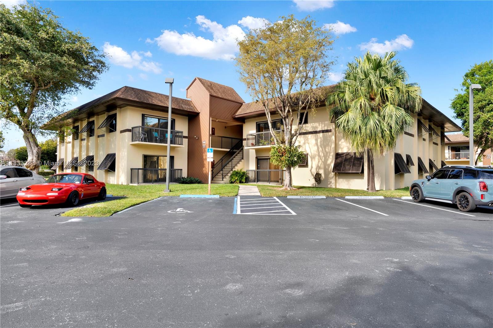 KINGS CREEK WEST CONDO - Residential