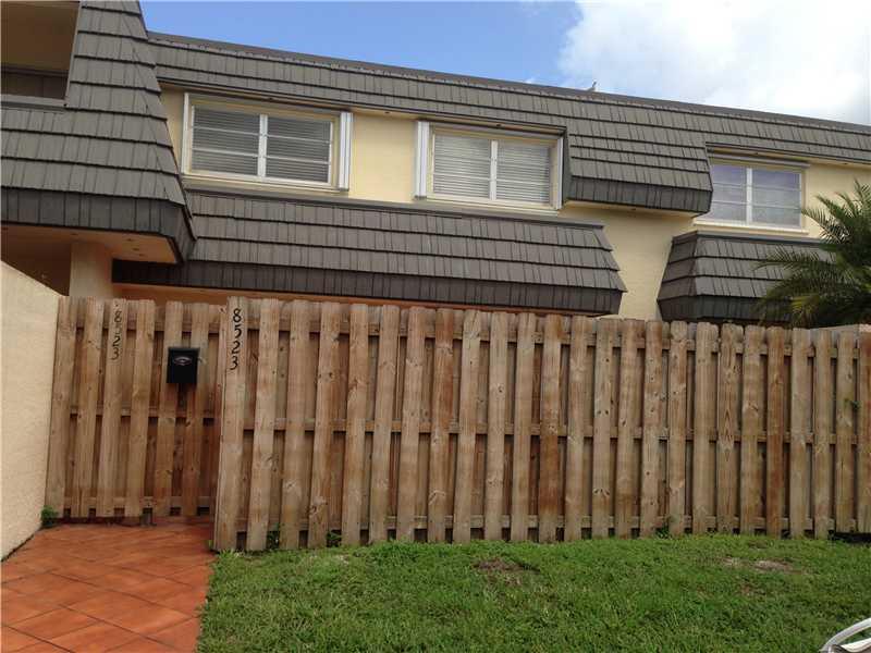 KENDALE LAKES TOWNHOUSE C - Residential Lease