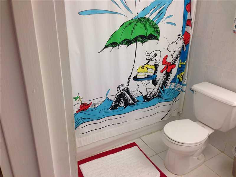 KENDALE LAKES TOWNHOUSE C - Residential Lease