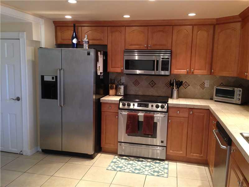 KENDALE LAKES TOWNHOUSE C - Residential Lease