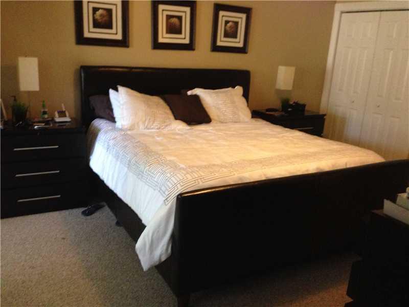 KENDALE LAKES TOWNHOUSE C - Residential Lease