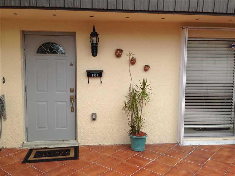 KENDALE LAKES TOWNHOUSE C - Residential Lease