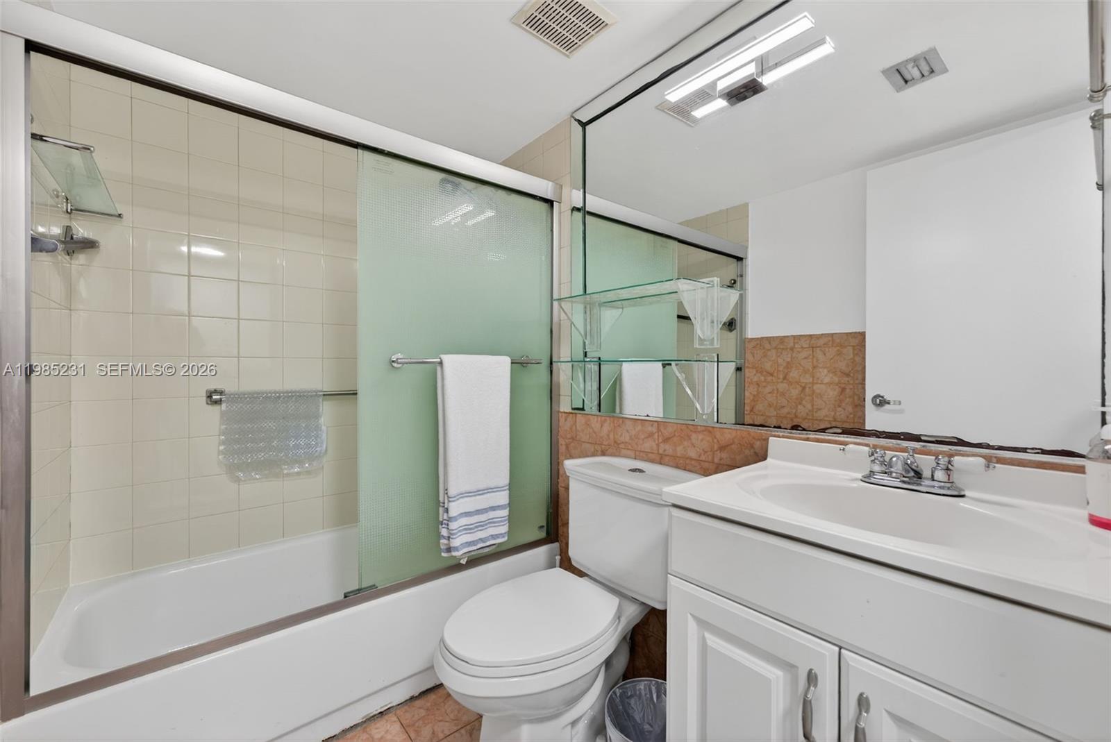 PRESIDENTIAL CORNERS COND - Residential Lease