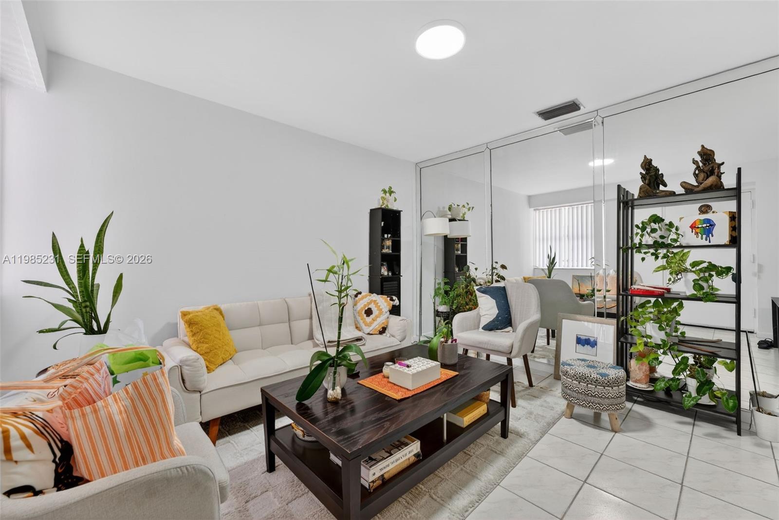 PRESIDENTIAL CORNERS COND - Residential Lease