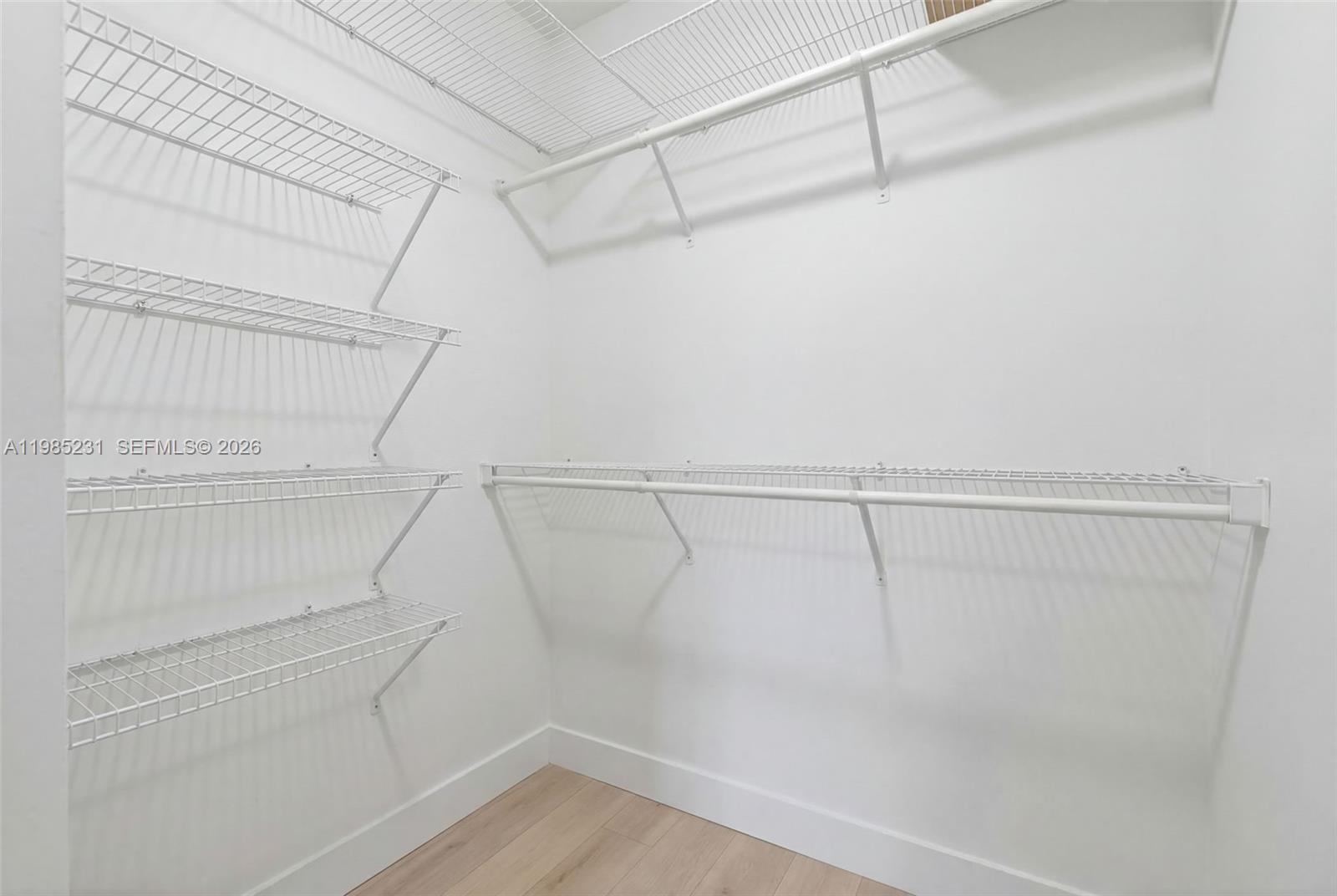 PRESIDENTIAL CORNERS COND - Residential Lease