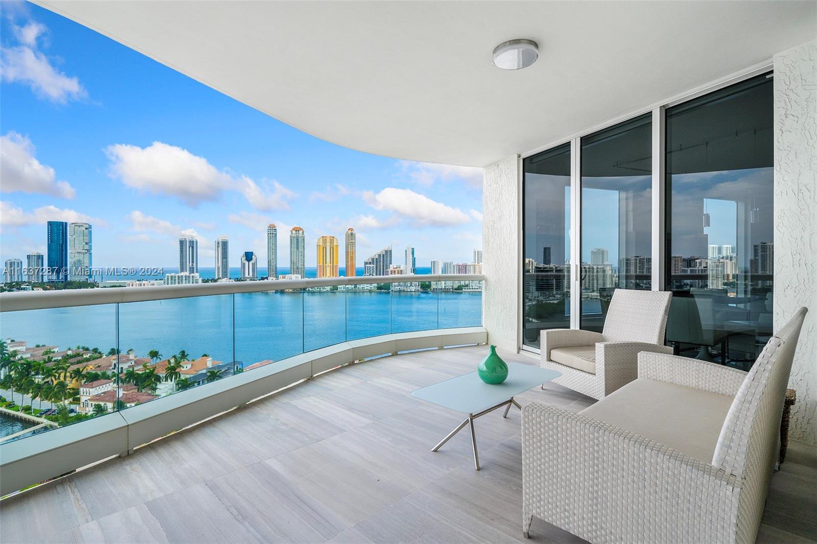 BELLAMARE @ WILLIAMS ISLA - Residential