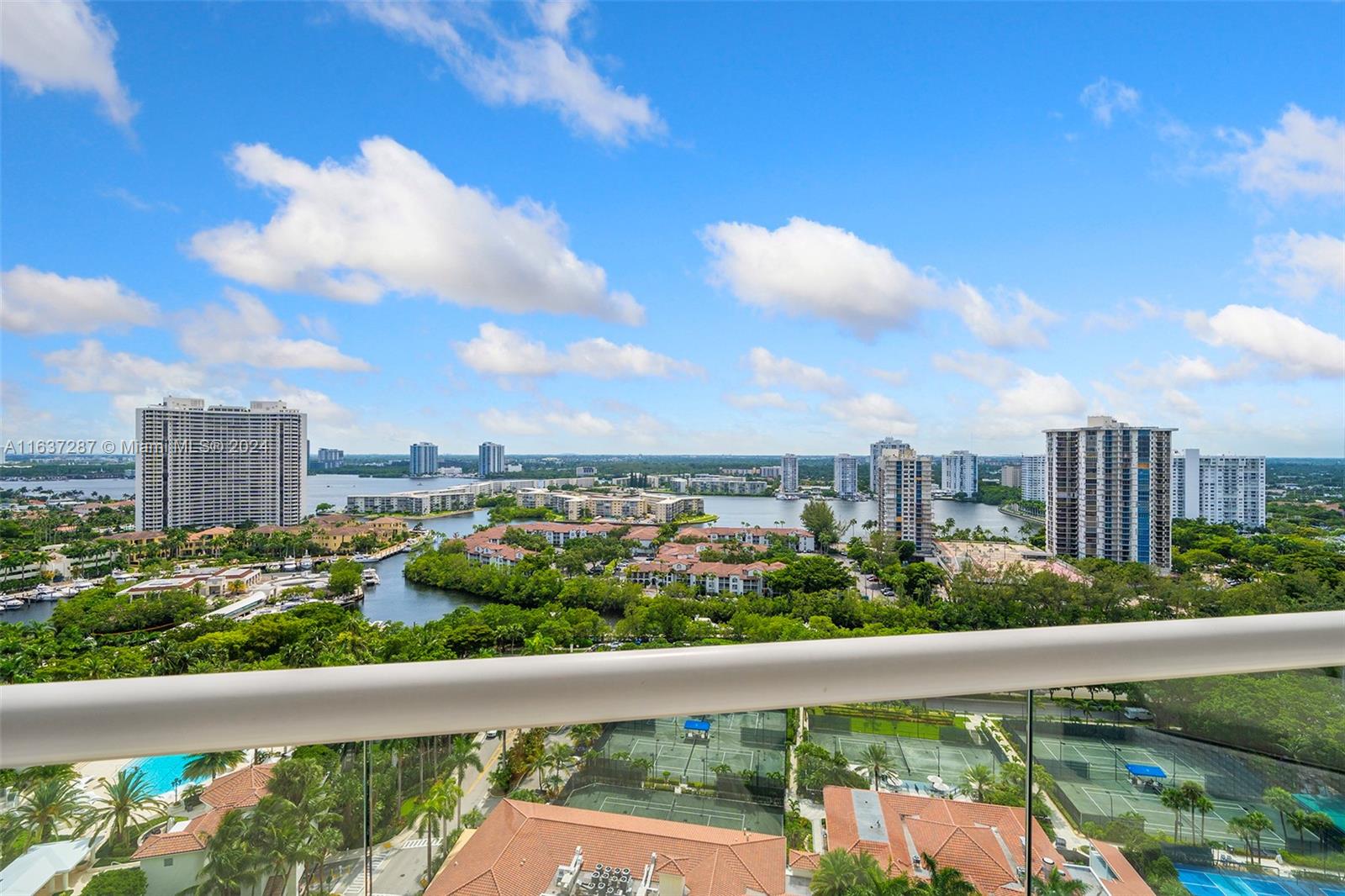 BELLAMARE @ WILLIAMS ISLA - Residential