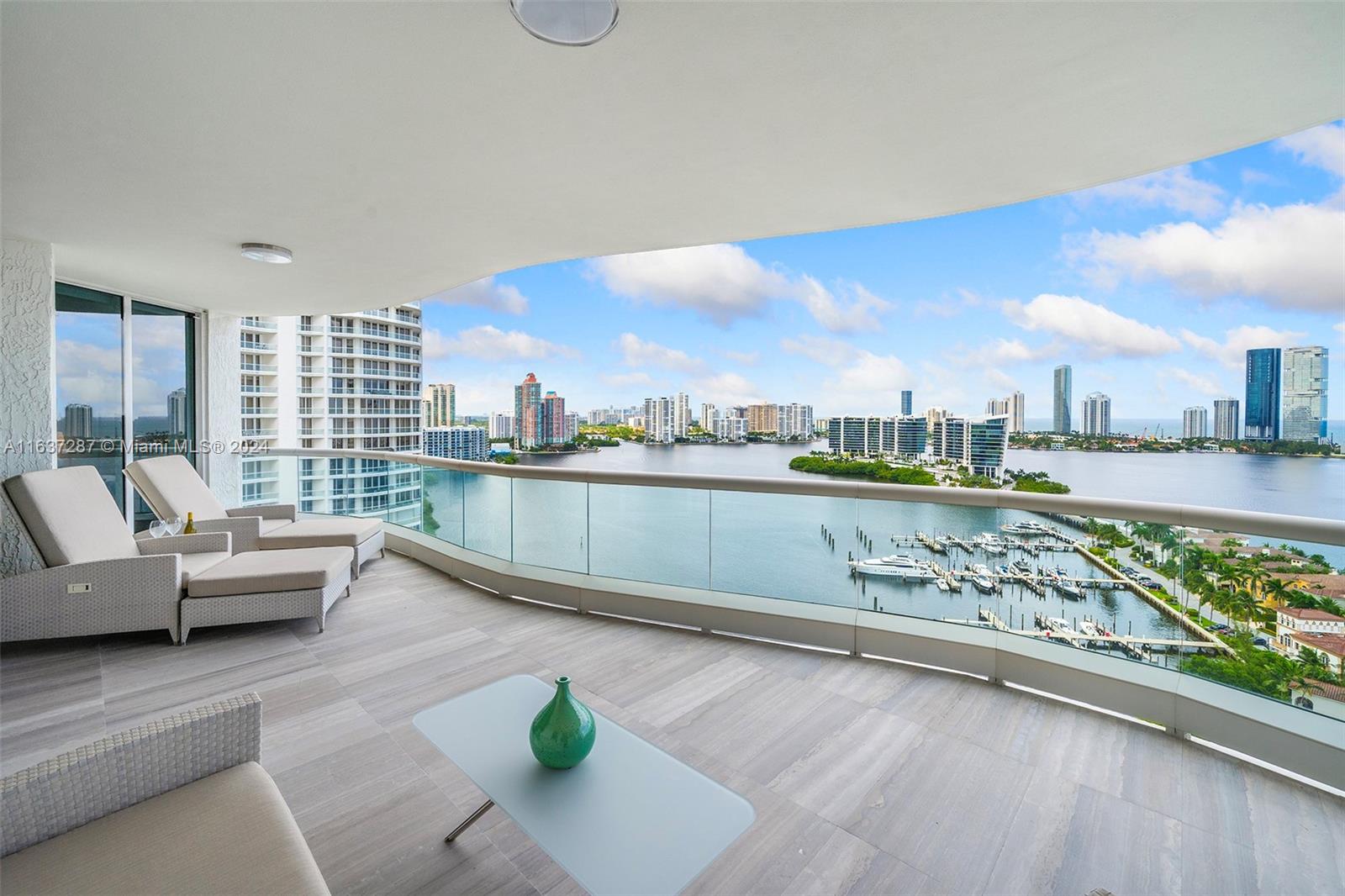 BELLAMARE @ WILLIAMS ISLA - Residential