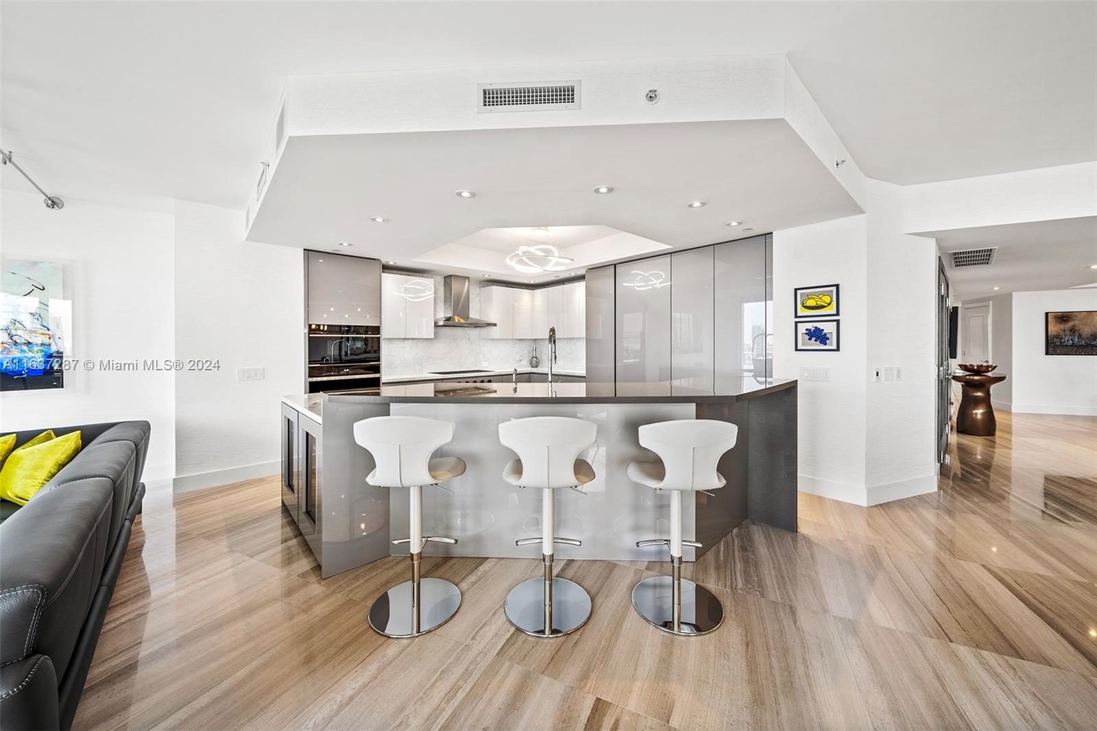 BELLAMARE @ WILLIAMS ISLA - Residential