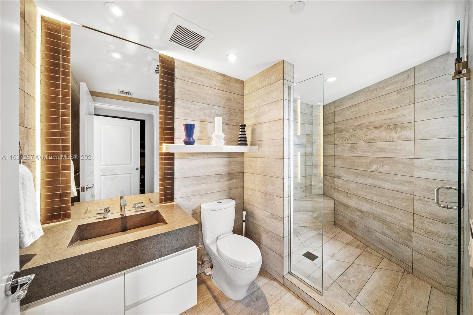 BELLAMARE @ WILLIAMS ISLA - Residential