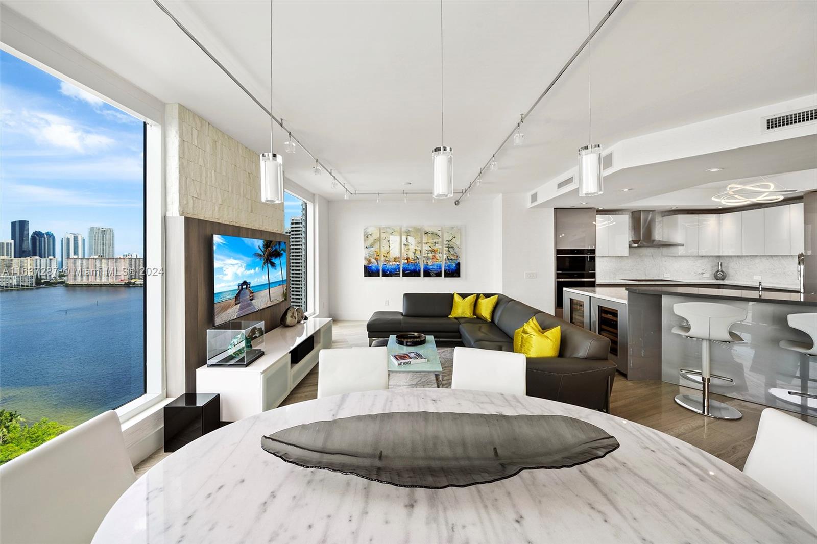 BELLAMARE @ WILLIAMS ISLA - Residential