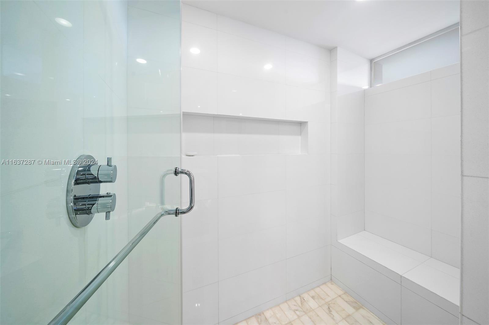 BELLAMARE @ WILLIAMS ISLA - Residential