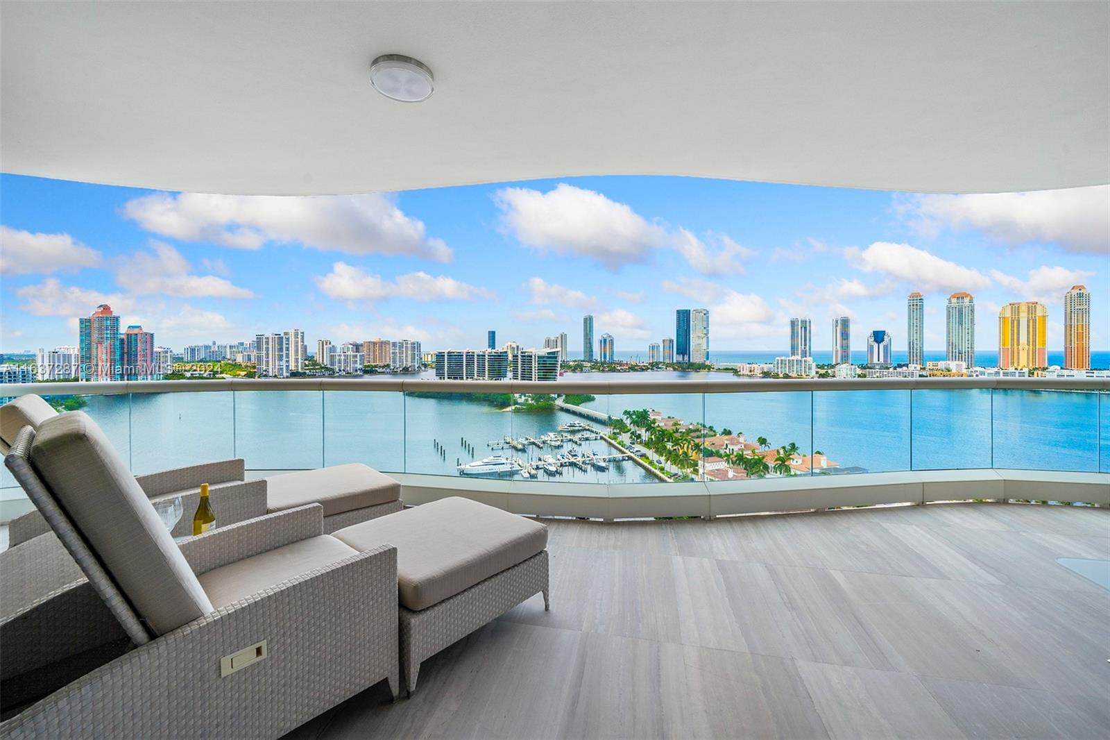 BELLAMARE @ WILLIAMS ISLA - Residential