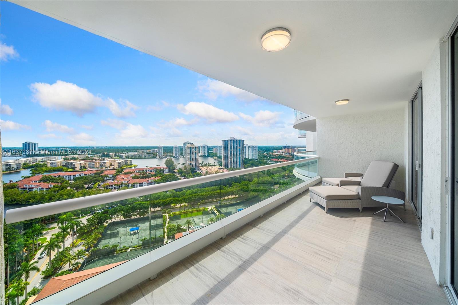 BELLAMARE @ WILLIAMS ISLA - Residential