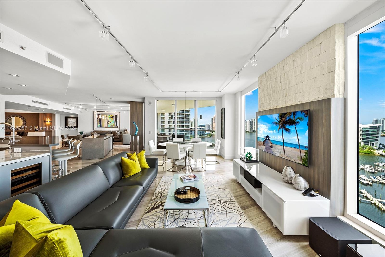 BELLAMARE @ WILLIAMS ISLA - Residential