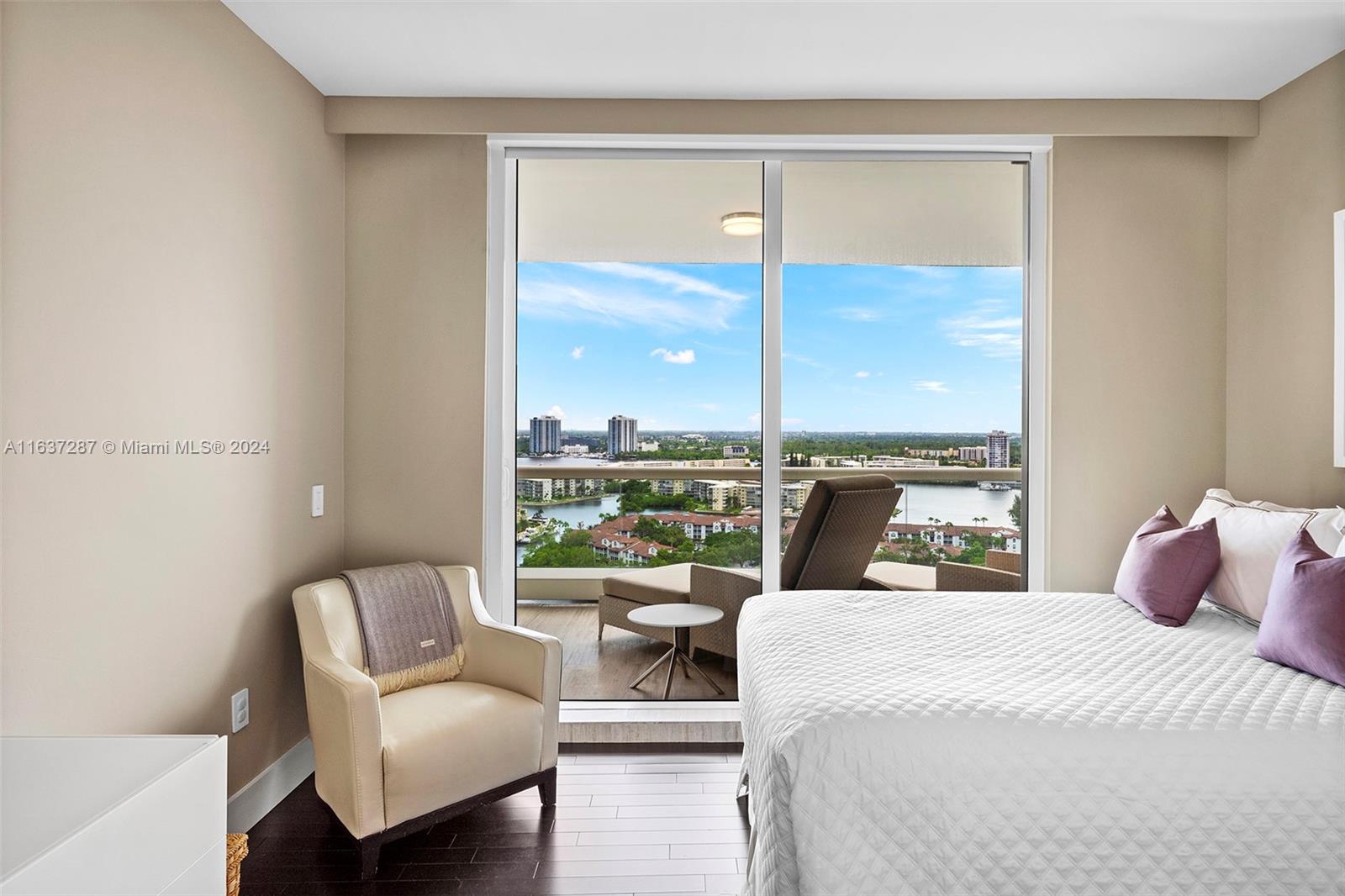 BELLAMARE @ WILLIAMS ISLA - Residential