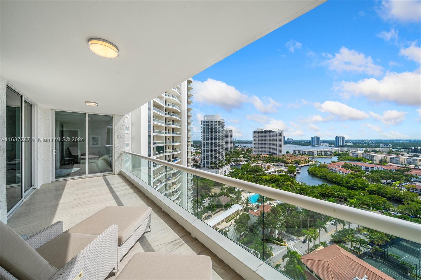 BELLAMARE @ WILLIAMS ISLA - Residential