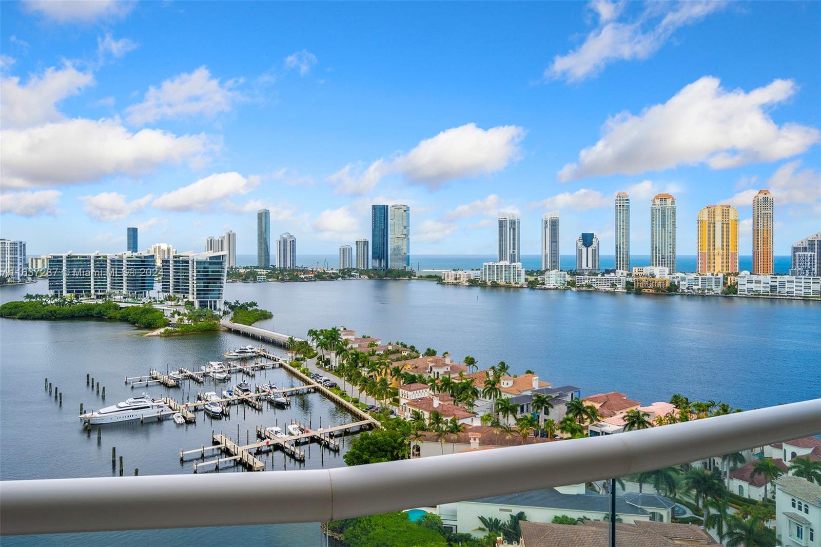 BELLAMARE @ WILLIAMS ISLA - Residential