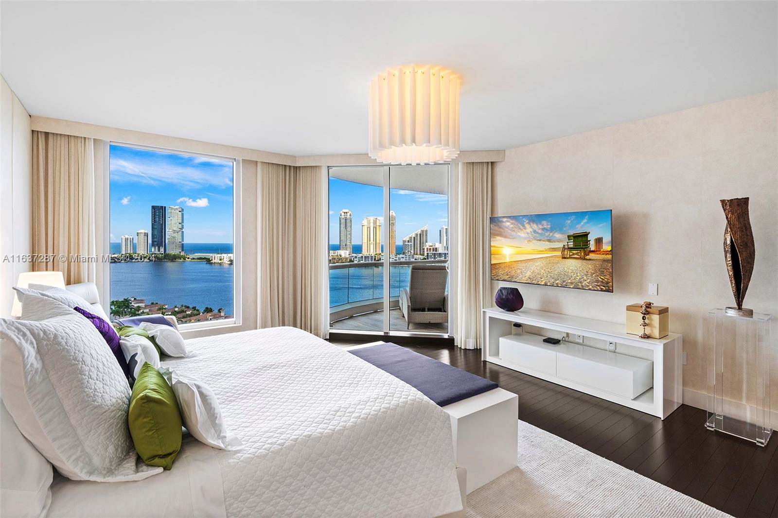 BELLAMARE @ WILLIAMS ISLA - Residential