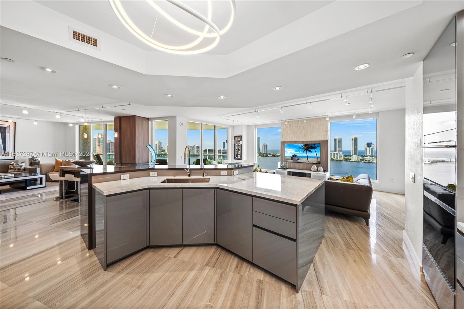 BELLAMARE @ WILLIAMS ISLA - Residential