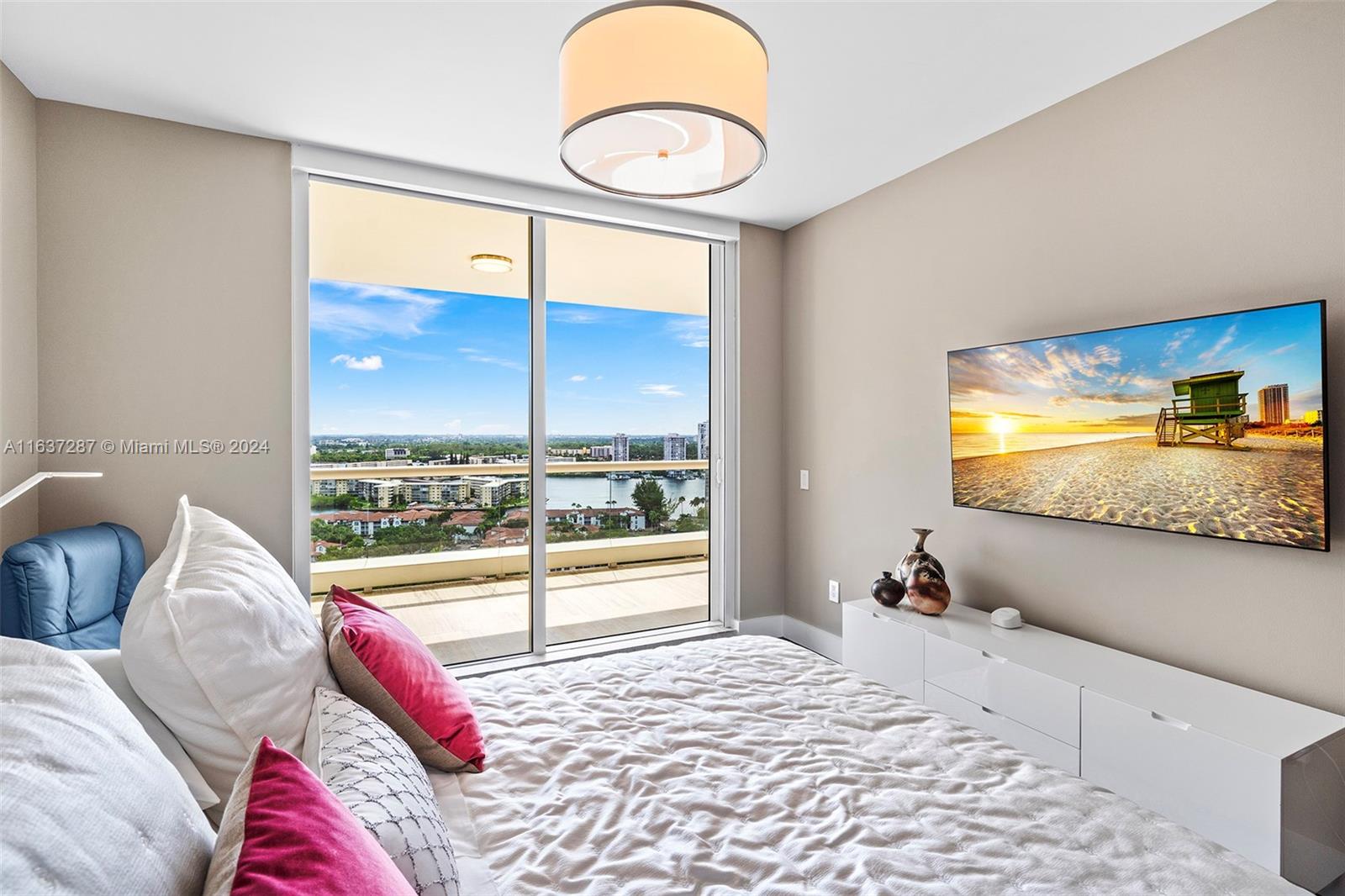 BELLAMARE @ WILLIAMS ISLA - Residential