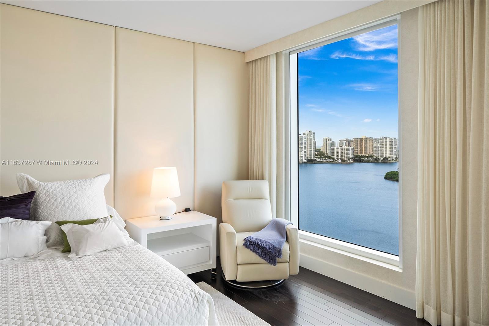 BELLAMARE @ WILLIAMS ISLA - Residential