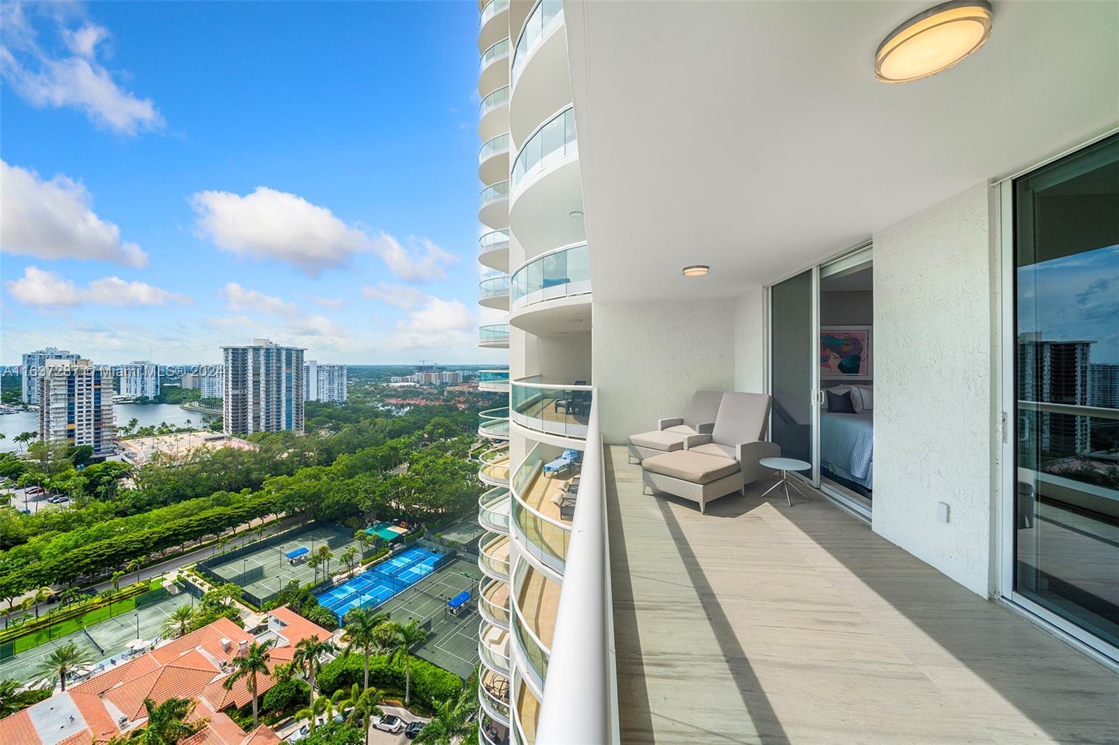 BELLAMARE @ WILLIAMS ISLA - Residential