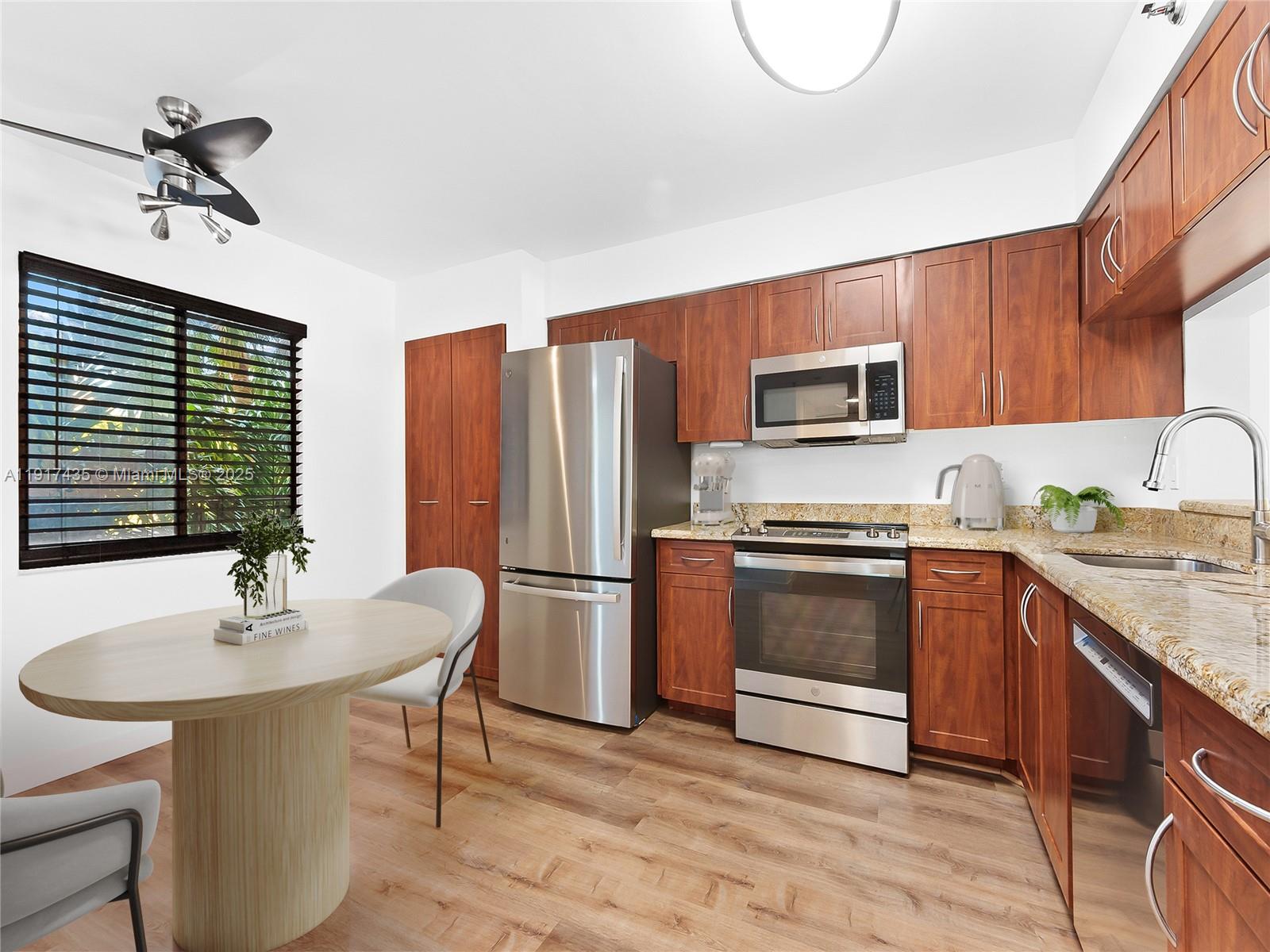 2202 S Cypress Bend Dr 204