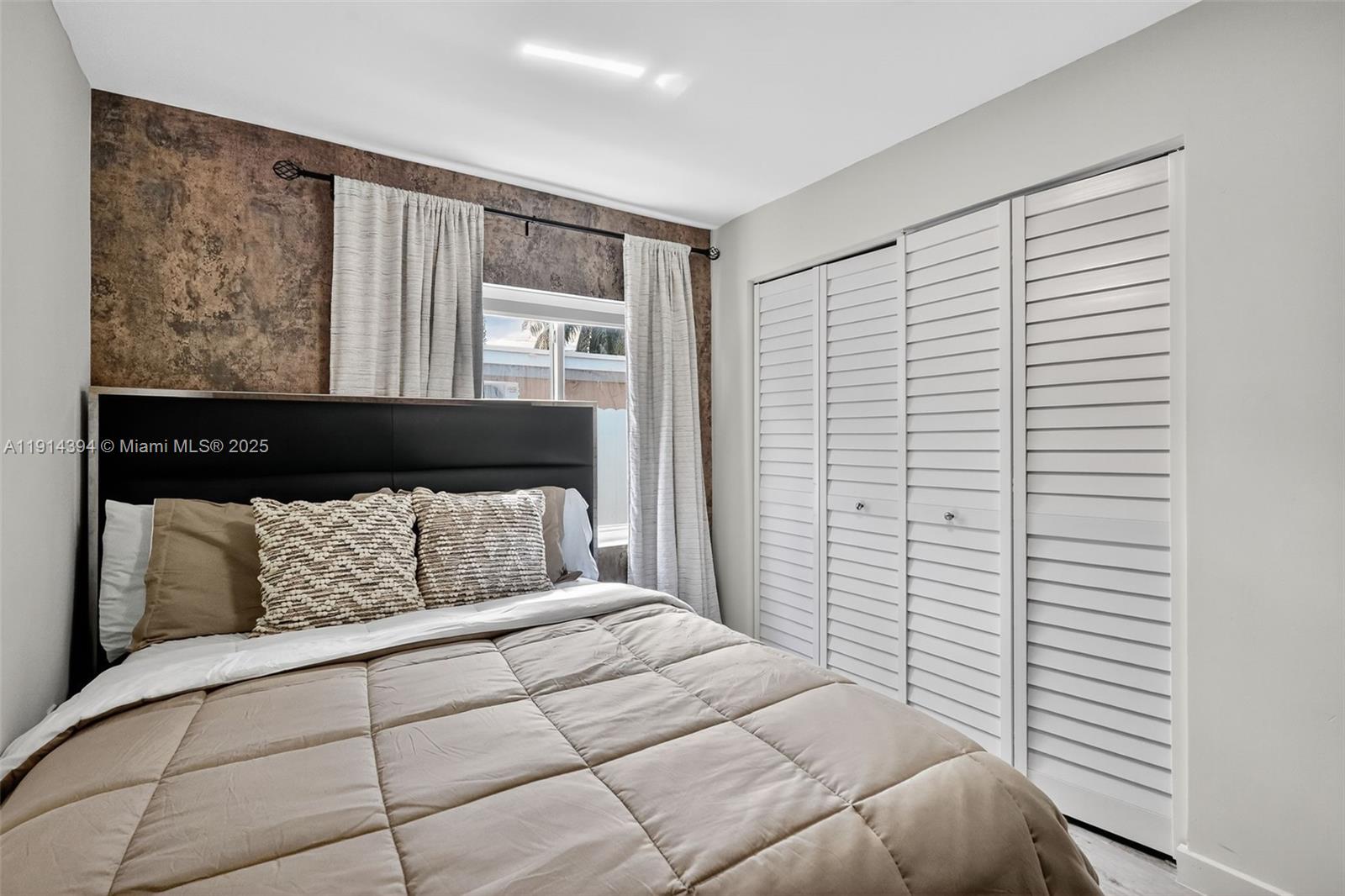 NICHOLS HEIGHTS - Residential