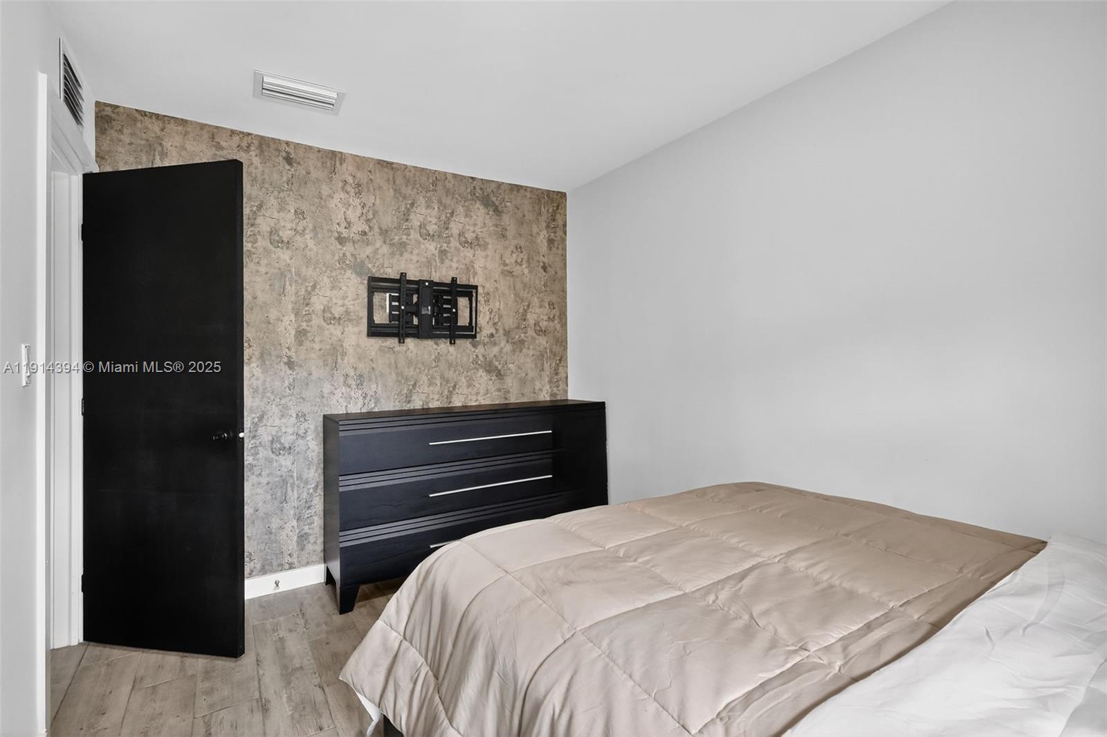 NICHOLS HEIGHTS - Residential